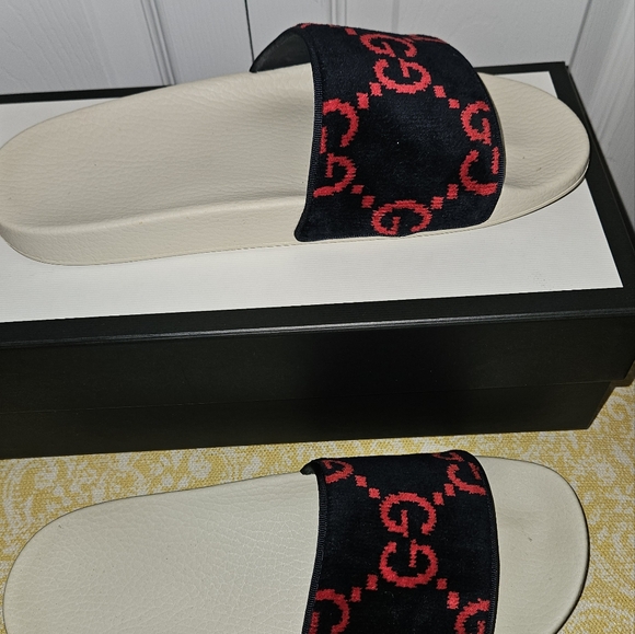 Authentic Gucci Women's Black and Red Slide Sandals - Picture 9 of 14